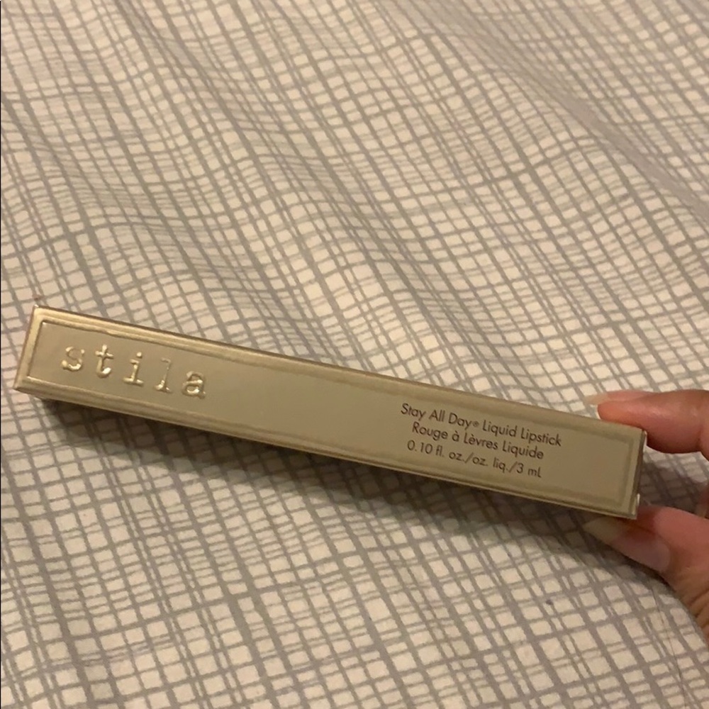 Stila stay all day matte lipstick in Angelo